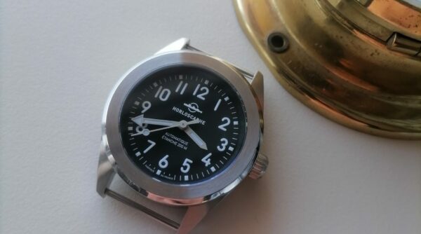 nc002 watch ambiance